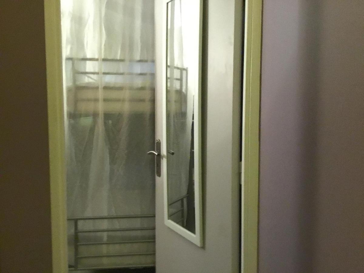 Just For Sleep-Daily Stay 20H To 10H Apres Votre Arrivee Dans Le Batiment D'Entree, Contact I'Hote Via Le Message Ici De Reservation Pour L'Enregistrement I'Entree Dans La Propriete Sans I'Approbation Est Interdite-Resevation D'Un Tiers Est Inaccepta Bobigny Exterior photo